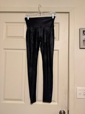 SPANXshape™ Faux Leather Leggings Size M